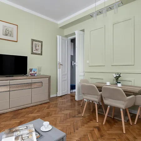 Lejlighed Charming With Desk In Downtown Cracow By Renters