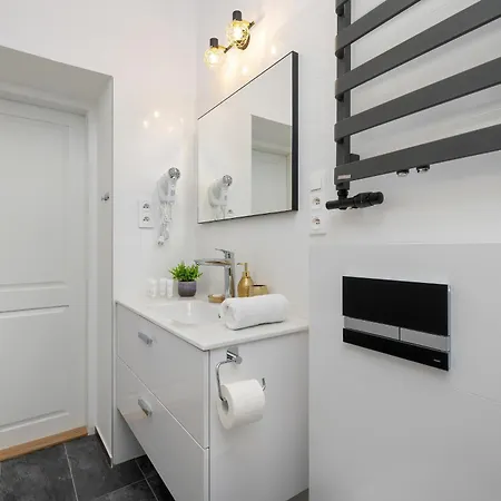 Lejlighed Charming With Desk In Downtown Cracow By Renters Kraków