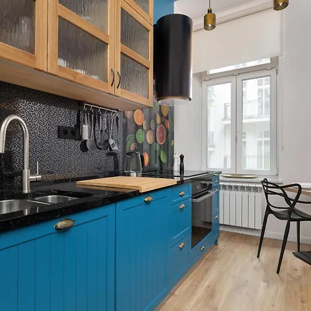 Charming With Desk In Downtown Cracow By Renters Kraków