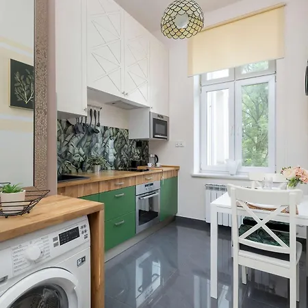 Charming With Desk In Downtown Cracow By Renters Kraków