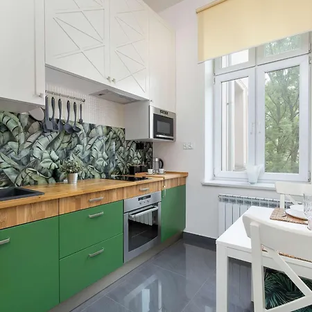 Charming With Desk In Downtown Cracow By Renters