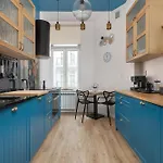 Charming With Desk In Downtown Cracow By Renters Lägenhet