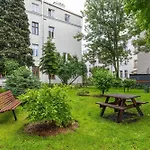 Lägenhet Charming With Desk In Downtown Cracow By Renters Kraków