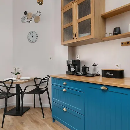 Charming With Desk In Downtown Cracow By Renters Апартаменты Краков
