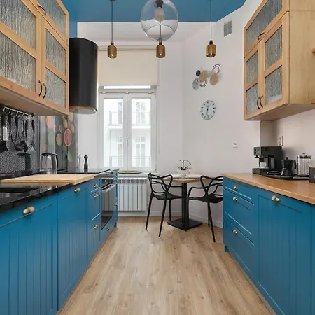 Charming With Desk In Downtown Cracow By Renters Апартаменты