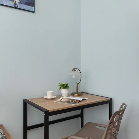 Апартаменты Charming With Desk In Downtown Cracow By Renters Краков