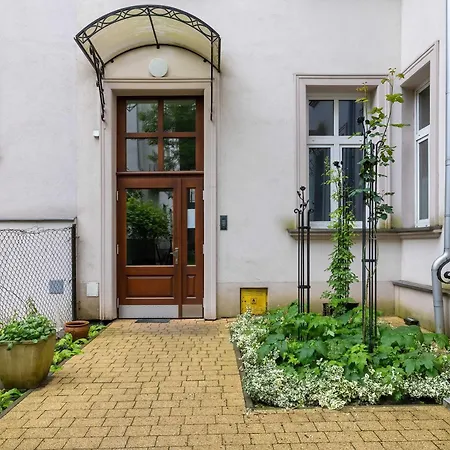 Charming With Desk In Downtown Cracow By Renters Апартаменты *
