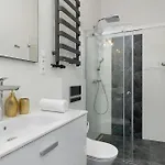 Charming With Desk In Downtown Cracow By Renters *