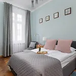 Charming With Desk In Downtown Cracow By Renters Apartman *